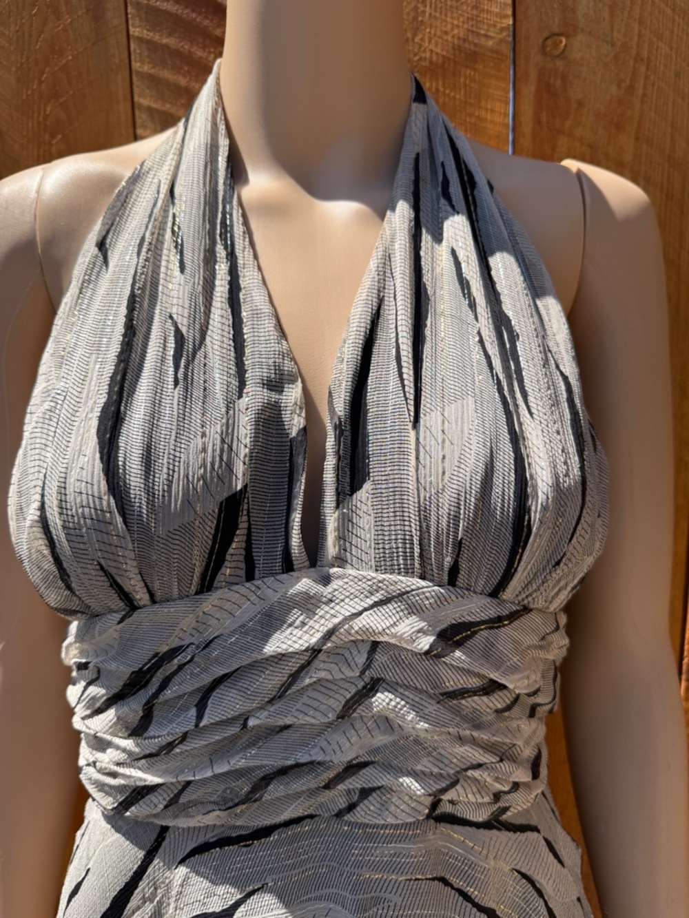 ECI New York Halter Neck Black & White Dress with Silver & Gold Threading - 4 - Picture 10 of 16